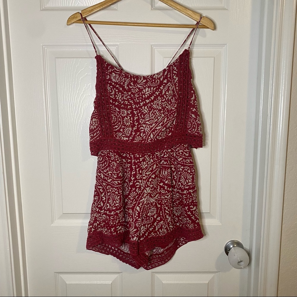 Abercrombie and Fitch women’s red paisley romper with adjustable straps